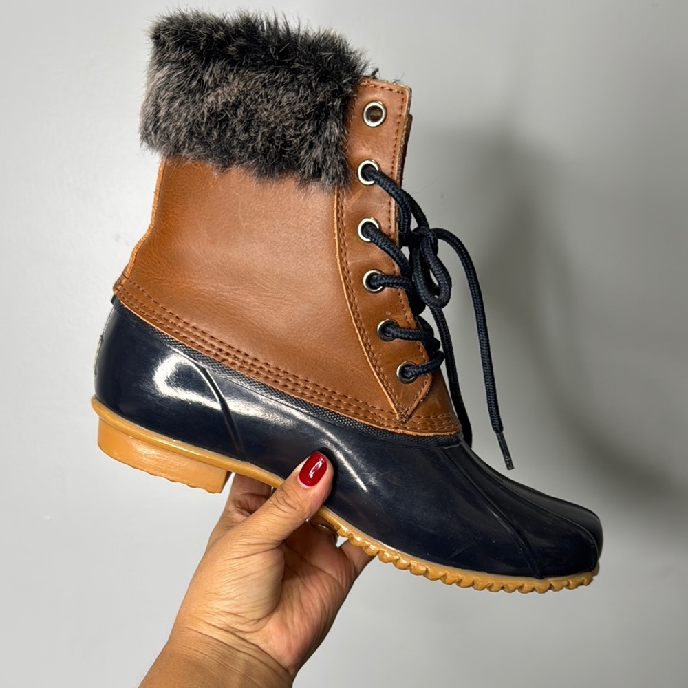Bass Ducks Women's Winter  Boots Sz 9